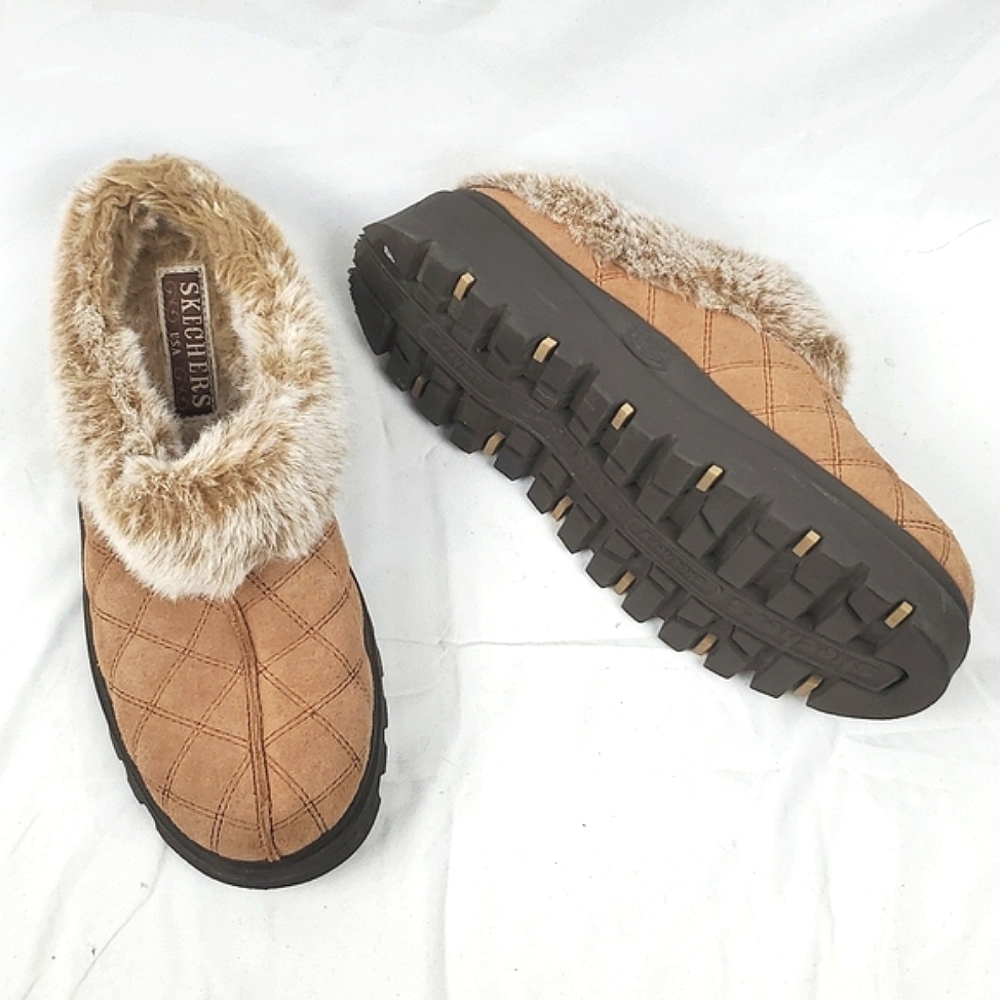 Skechers Shindigs Fortress Clogs Tan Suede Platform Clog with Faux Fur